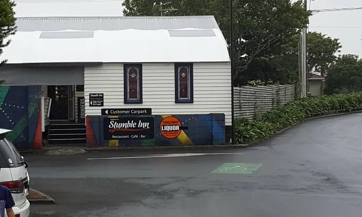 10 stumble inn bar & tab