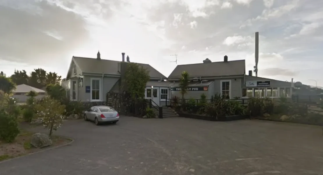 13 the jolly pub & kitchen