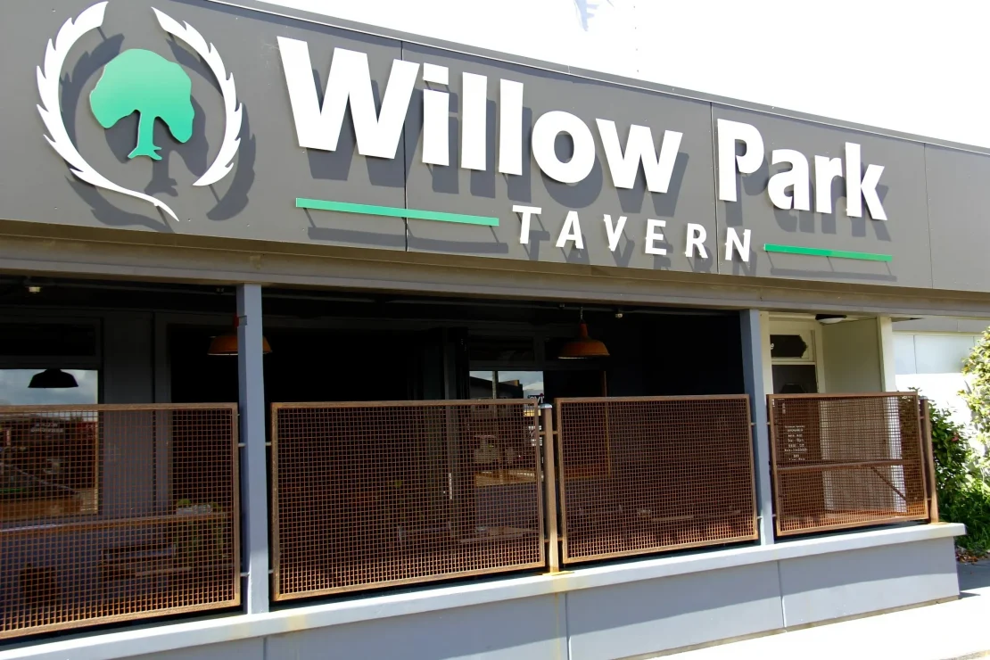 18 willow park tavern